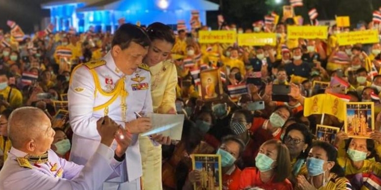 Король Таиланда пожертвовал свыше 4 млн.долларов для тюрем страны