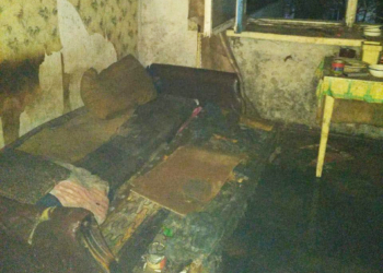 В Очакове пожарные спасли жизнь горе-курильщику