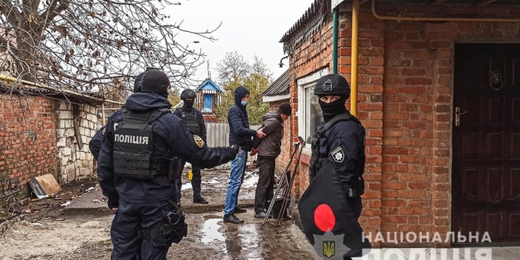 На Николаевщине киберполицейские разоблачили группу онлайн-мошенников из Первомайска, которые обманули граждан на 0,5 млн.грн. (ФОТО, ВИДЕО)