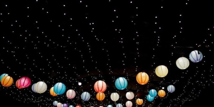 В венгерской столице новогодние украшения будут из переработанных или биоразлагаемых материалов