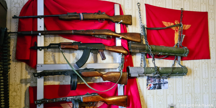В Николаеве у практикующего психолога полицейские изъяли арсенал оружия, взрывчатки и боеприпасов (ФОТО, ВИДЕО)