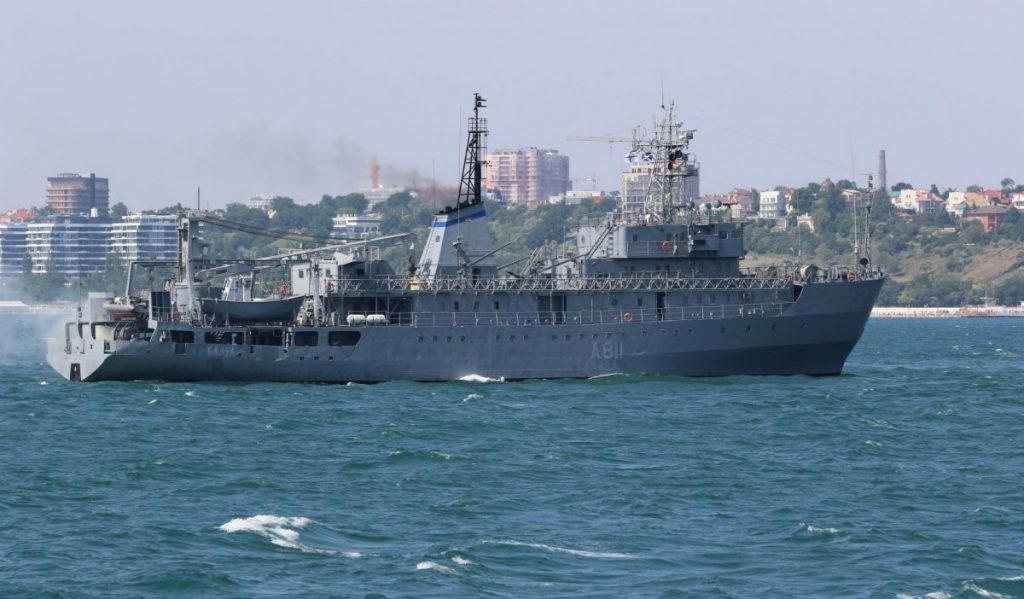 Неподалеку от Николаева проходит ходовые испытания судно ВМС «Балта», отремонтированное ССЗ «НИБУЛОН» 1