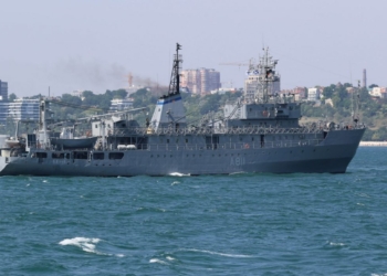 Неподалеку от Николаева проходит ходовые испытания судно ВМС «Балта», отремонтированное ССЗ «НИБУЛОН»