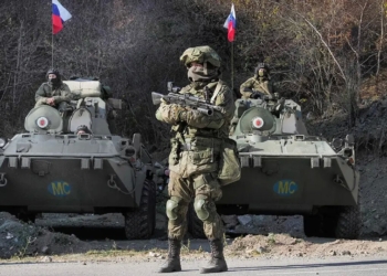 В Карабахе на мине подорвалась группа военных, ранен российский военный