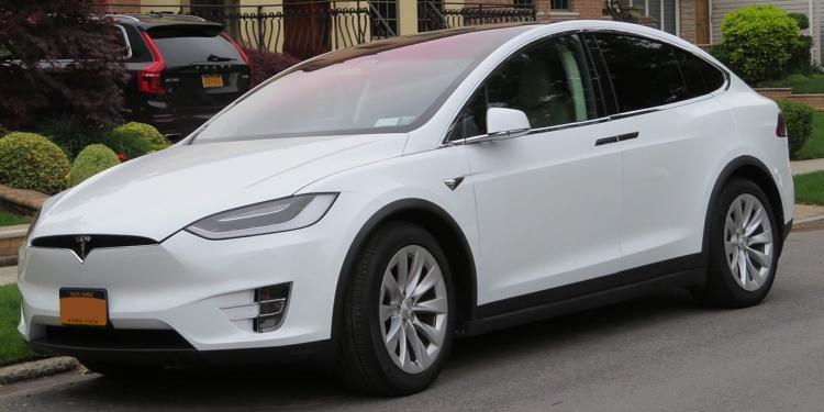 В Tesla Model X обнаружили уязвимости, позволяющие украсть авто за считанные минуты (ВИДЕО)