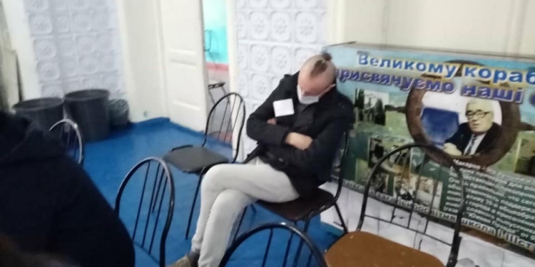 В Николаеве член участковой избирательной комиссии пришел на участок пьяным (ФОТО)