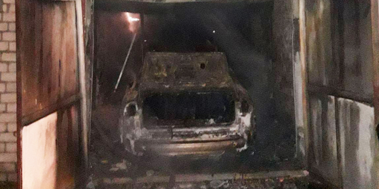 В лодочном кооперативе в Николаеве ночью сгорела AUDI A6 (ФОТО)