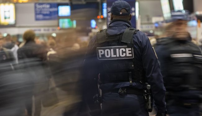 В Париже в ходе протестов пострадали почти 40 правоохранителей