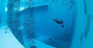 45 метров до дна: самый глубокий бассейн в мире построили под  Варшавой (ВИДЕО)