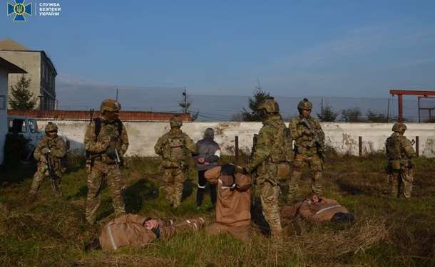 СБУ провела учения в исправительной колонии (ВИДЕО)