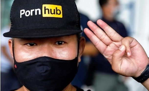 В Таиланде вышли на протест из-за запрета PornHub