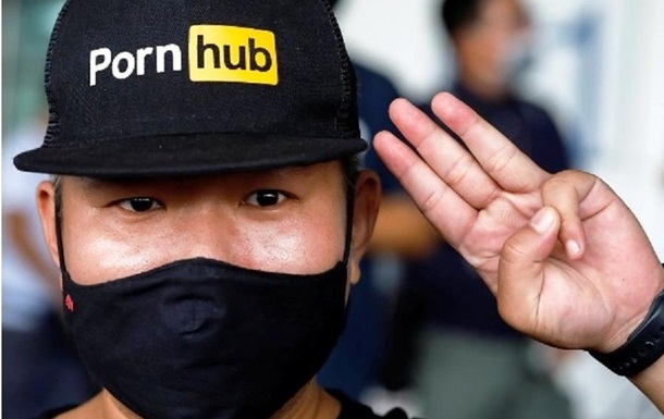 В Таиланде вышли на протест из-за запрета PornHub 1