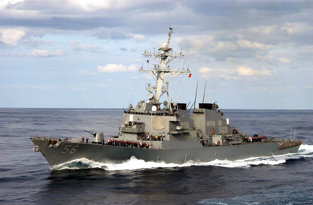 Россия заявляет, что выгнала американский эсминец в Японское море 1