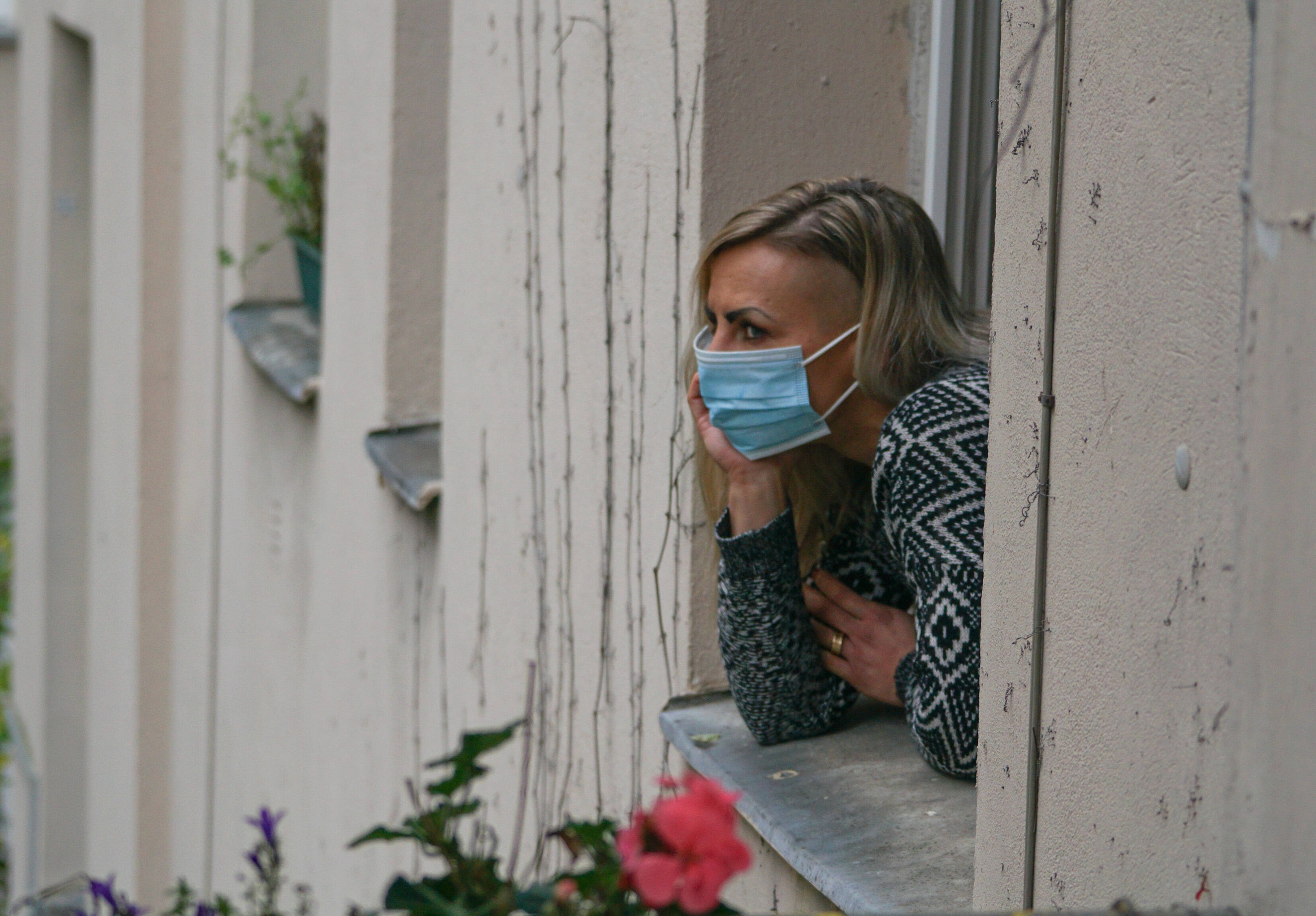 Человеческий мозг на голод и одиночество реагирует одинаково