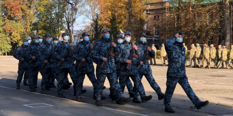 В Николаеве присягнули на верность украинскому народу около 200 матросов-срочников (ФОТО)