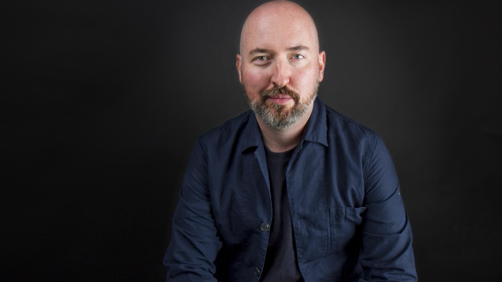 Лауреатом Букеровской премии этого года стал шотландский писатель с дебютным романом