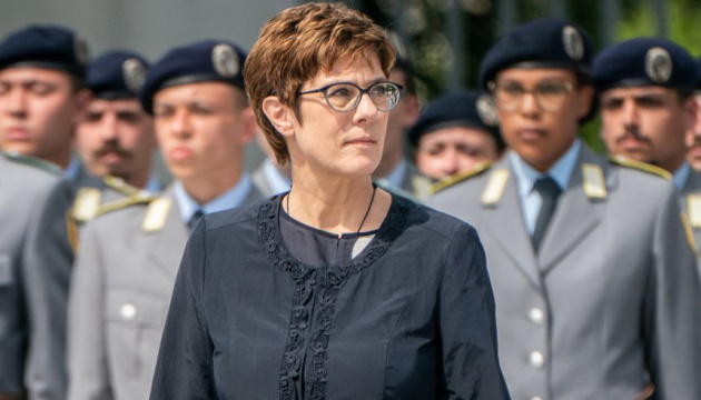 РФ обозвала «ученицей начальной школы» министра обороны Германии за призыв говорить с Россией с позиции силы