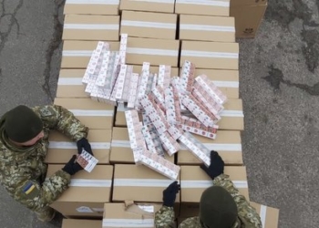 На границе с Беларусью в грузовике с селедкой обнаружено контрабандных сигарет на 10 миллионов гривен (ФОТО, ВИДЕО)