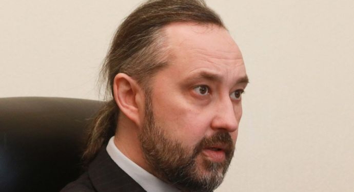 Судья КС Слиденко заявил, что Зеленский “наговорил на 150 лет тюрьмы”, и пообещал распад Украины