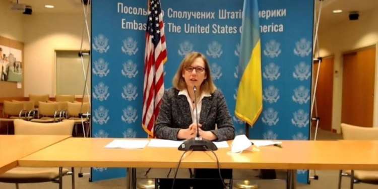 В Украине олигархи и дальше звонят народным депутатам и судьям, а союзники России сидят в Верховной Раде, – посольство США