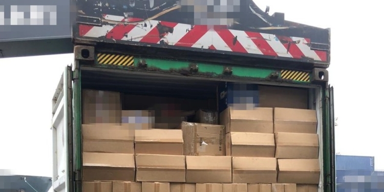 В Одесском порту СБУ обнаружила 16 тонн контрабандных сигарет (ФОТО)