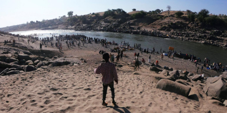 В охваченной войной Эфиопии разворачивается масштабный гуманитарный кризис