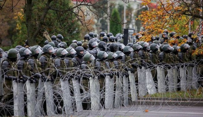 В Минске медики вышли на протест, начались задержания