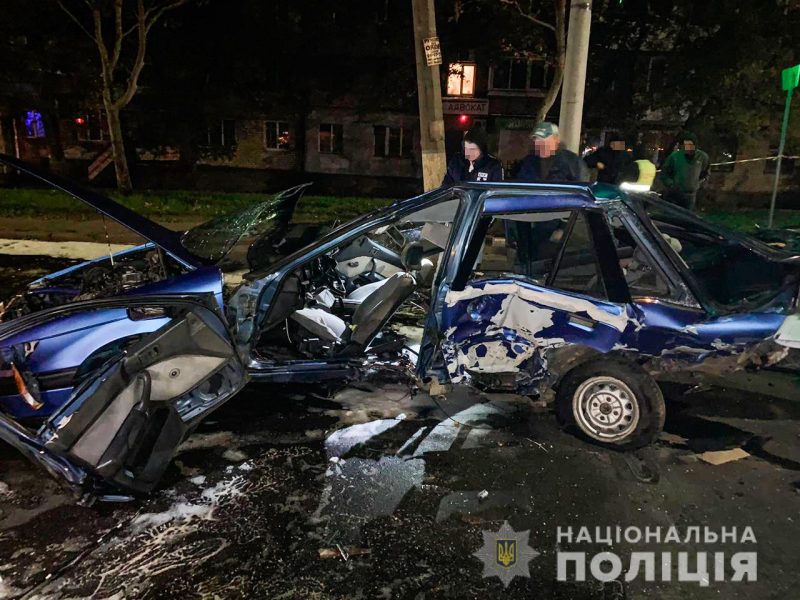 В Николаеве полиция уже больше недели расследует ДТП с участием BMW депутата облсовета, в котором серьезно пострадал водитель Mitsubishi, а виновник сбежал