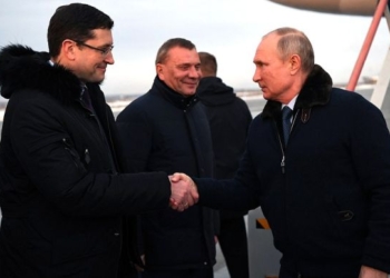 Песков выдал туманное объяснение, почему Путин вышел в люди без маски