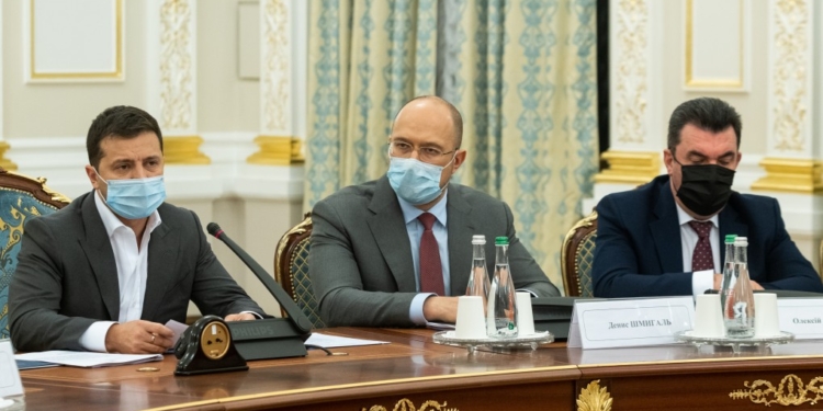 У Зеленского обнародовали план выхода из конституционного кризиса