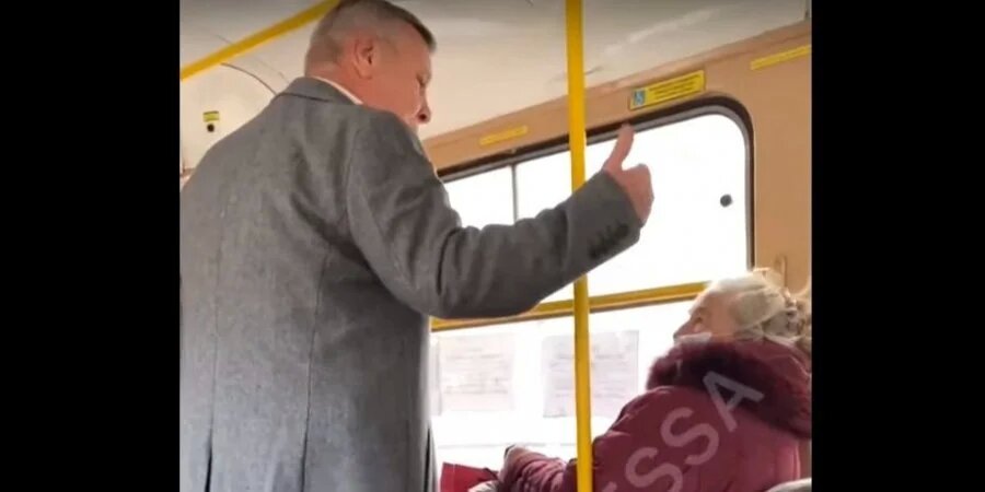 «В тюрьму хочешь?»: в Одессе пассажир трамвая угрожал пенсионерке из-за украинского языка (ВИДЕО) 1