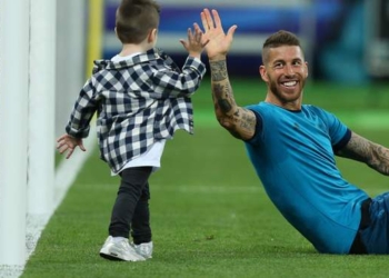 Украинцы требуют, чтобы футболист “Реала” Серхио Рамос изменил татуировку