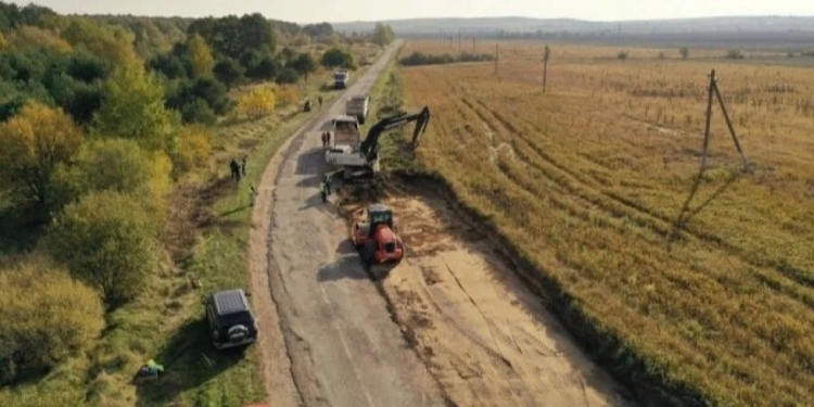 Во Львовской области ремонтировали дорогу, а нашли артефакты медного века (ФОТО)