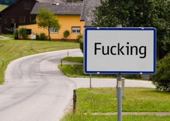 Австрийская деревня Fucking изменит свое название с 2021 года. Жители устали от шуток и краж вывесок поселка