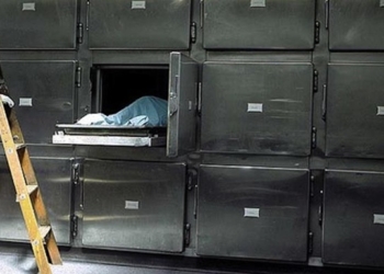 Успел: мужчина очнулся в морге, когда его начали готовить к бальзамированию