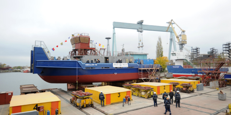 Завод “Нибулон” спустил на воду четвертый буксир проекта 121м