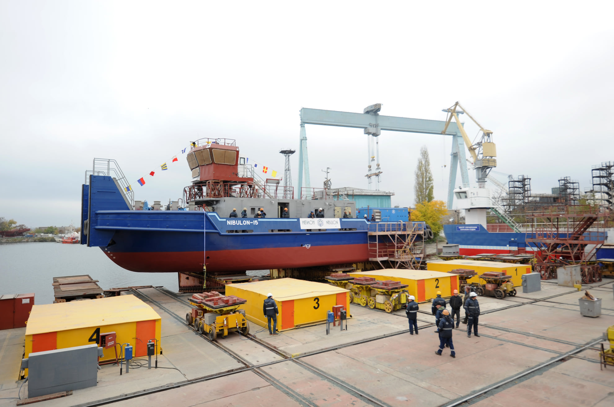 Завод “Нибулон” спустил на воду четвертый буксир проекта 121м