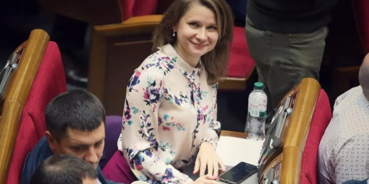 В “Слуге народа” хотят назначить судьей КС своего нардепа Совгирю