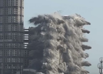 В ОАЭ взорвали четыре небоскреба сразу