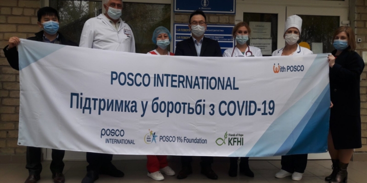 Корейская компания «Posco» передала медикам Николаева более 1500 защитных костюмов (ФОТО)