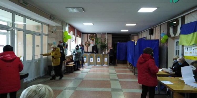Николаевцы очень неактивно голосуют на втором туре выборов (ФОТО)
