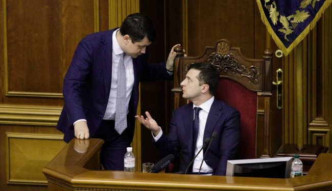 Свежий рейтинг доверия украинских политиков: Разумков догоняет Зеленского