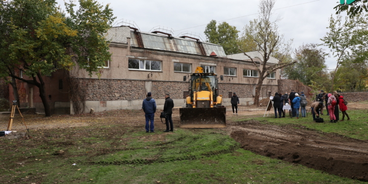 В Николаевском зоопарке приступили к строительству летних вольеров для крупных кошек – обещают, будет – как в Европе (ФОТО, ВИДЕО)