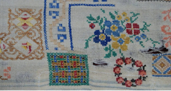 Украинцам показали раритетный рушник, вышитый узницами ГУЛАГа (ФОТО)