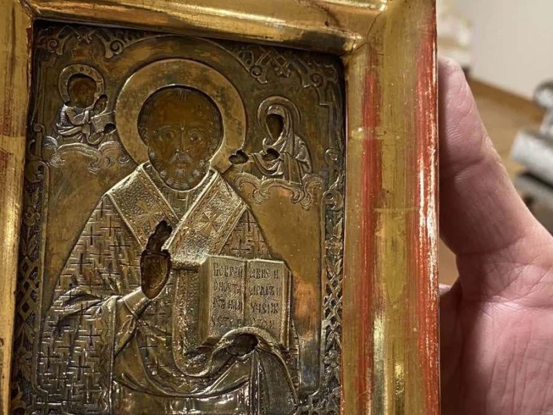 Международный скандал. Лаврову подарили старинную украинскую икону, вывезенную из Луганска (ФОТО)