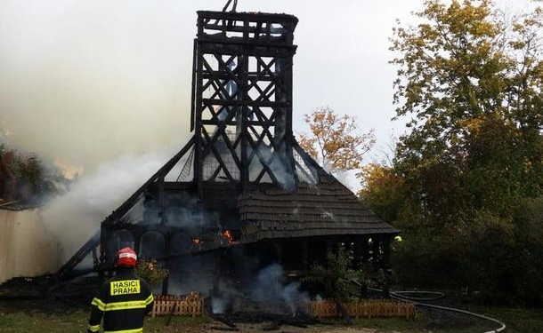 На восстановление сгоревшей в Праге украинской церкви уже собрано более 1 млн. крон