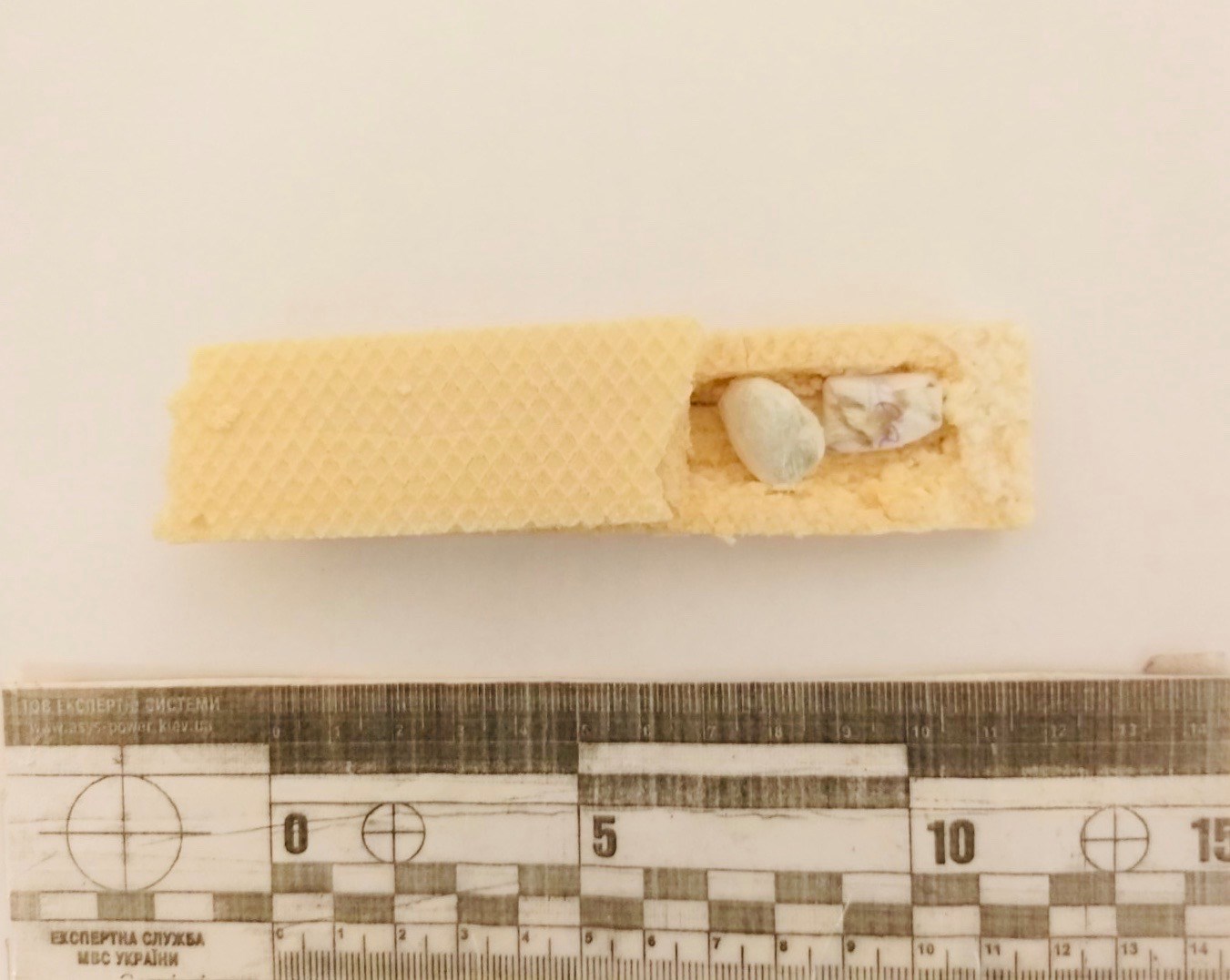 Выдумка не помогла: в Николаевский СИЗО не пропустили вафельку с наркотиками (ФОТО)