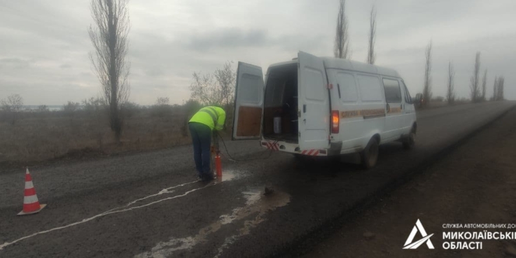 Подрядчики, ремонтирующие дороги на Николаевщине, исправят дефекты за свой счет (ФОТО)
