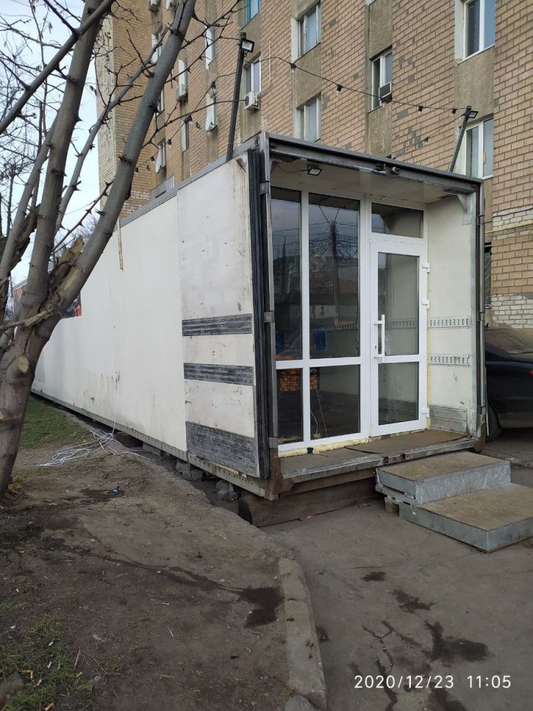 В Николаеве демонтировали два установленных втихую киоска (ФОТО) 3