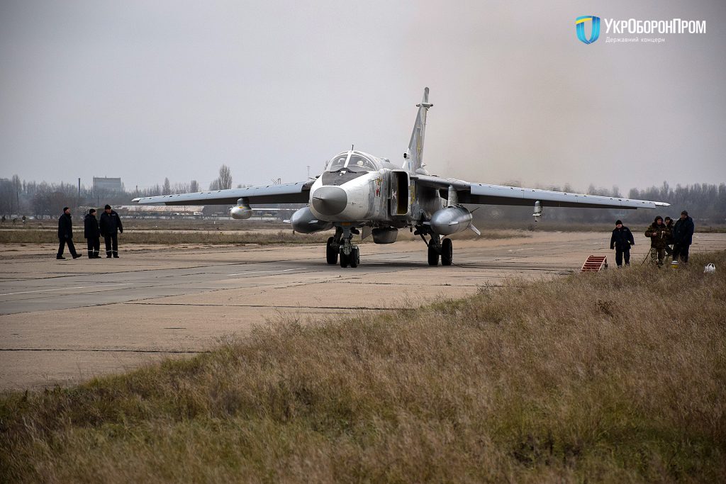 Николаевский авиаремонтный завод передал военным еще один Су-24МР (ФОТО, ВИДЕО) 3
